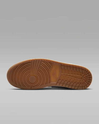Phantom/Gum Dark Brown/University Red/Sail
