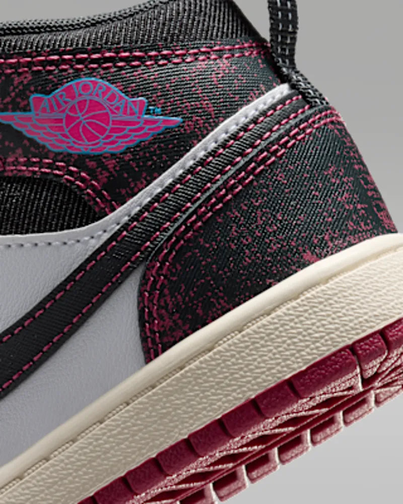 Sweet Beet/Off Noir/White/Desert Pink