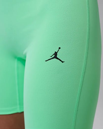 XS